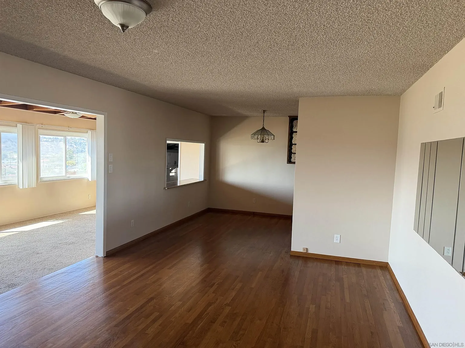 3 bed, 2.0 bath, 1512 sqft, $3,695 — Photo 4