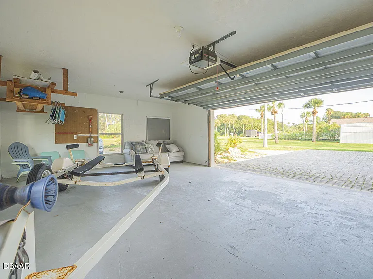 450 Lambert Ave — Photo 43