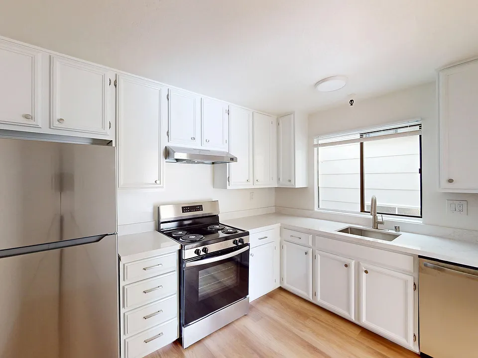 395 Euclid Ave #105