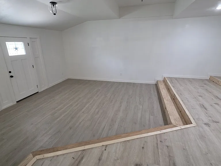 704 W Avenue B — Photo 13