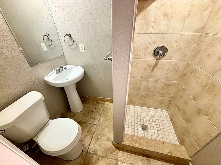 1044 S Paris Ct — Photo 21
