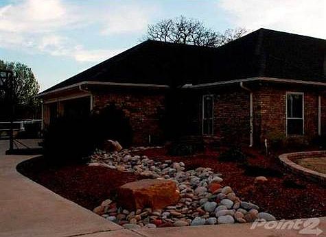2nd image of 6070 Oak Hollow Dr