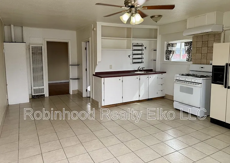 176 S 4th St #2 — Photo 4