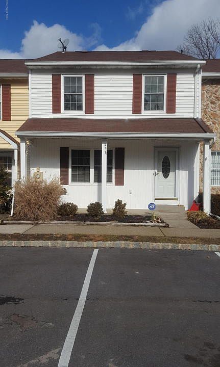 1st image of 451 Rose Ct