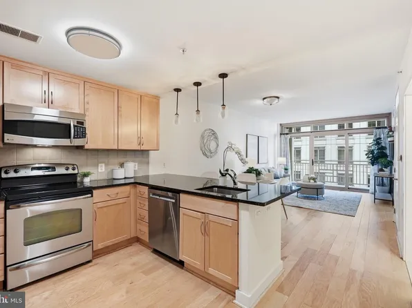 888 N Quincy St Unit 1105, Arlington, VA 22203