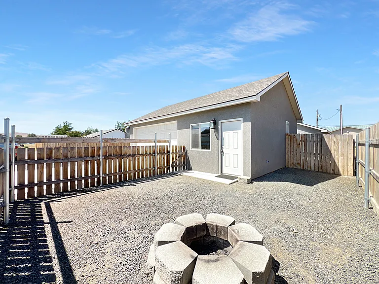 1443 Carson St #B — Photo 6