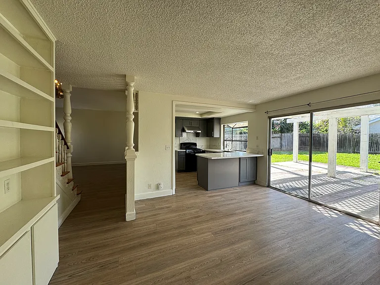 1465 Heatherton Ave — Photo 4