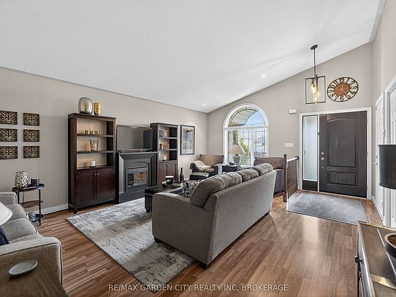 3rd image of 7059 Parkside Rd