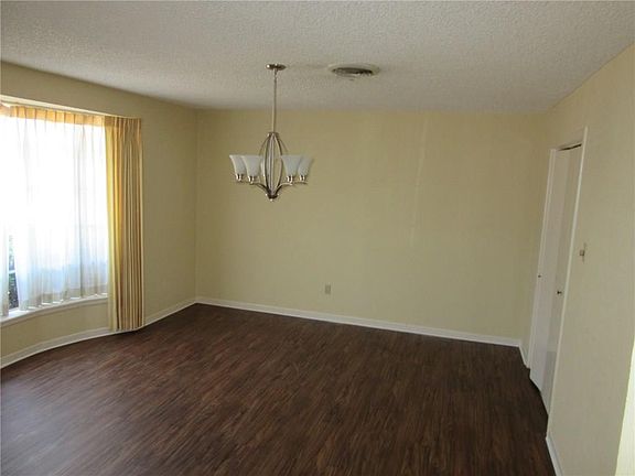 4th image of 3733 High Meadows Dr