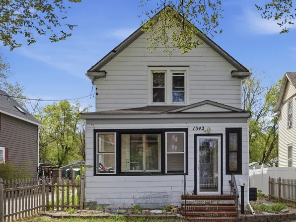 1342 3rd Ave S, Fargo, ND 58103
