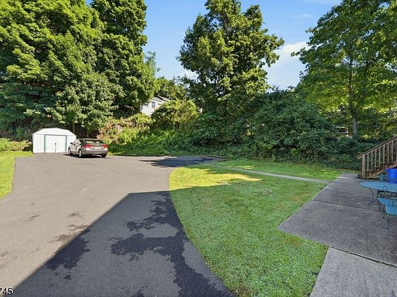 5th image of 60 Martin Rd