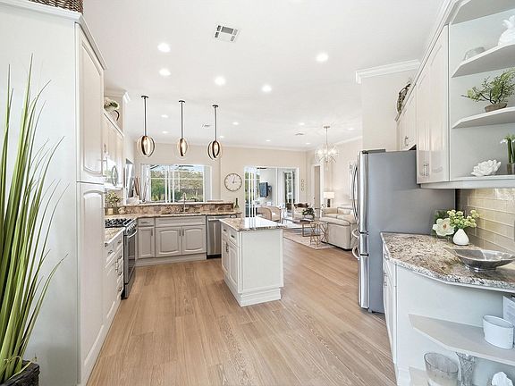 4th image of 8425 Mallards Way