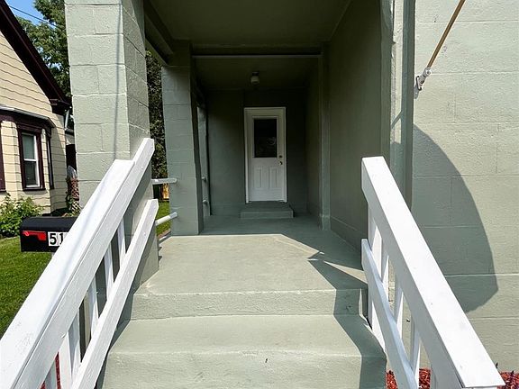 3rd image of 5120 Globe Ave