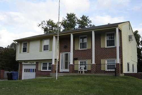 2nd image of 3825 Silina Dr