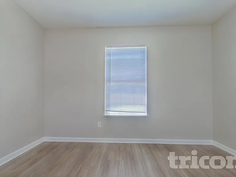 106 Sandpine Rd — Photo 4