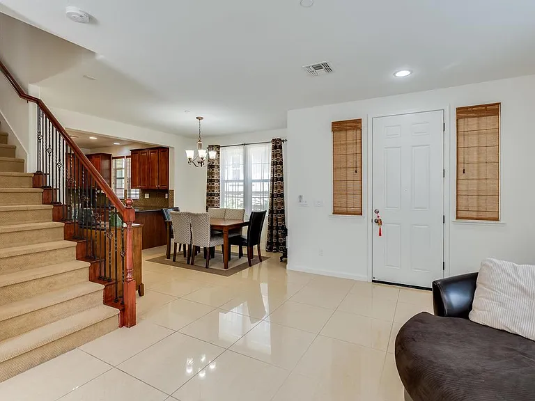 812 Blossom Rock Ln — Photo 4