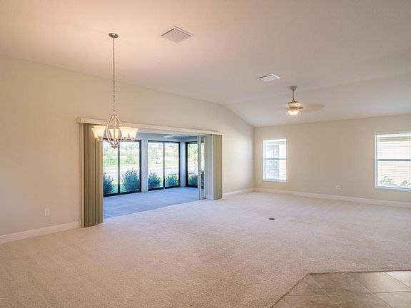 5th image of 2924 Canyon Ave