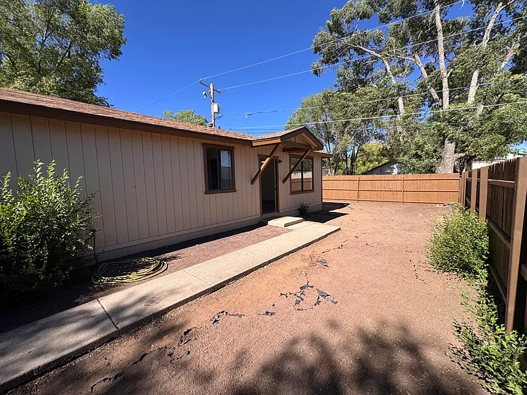 2924 N Rose St #B — Photo 16