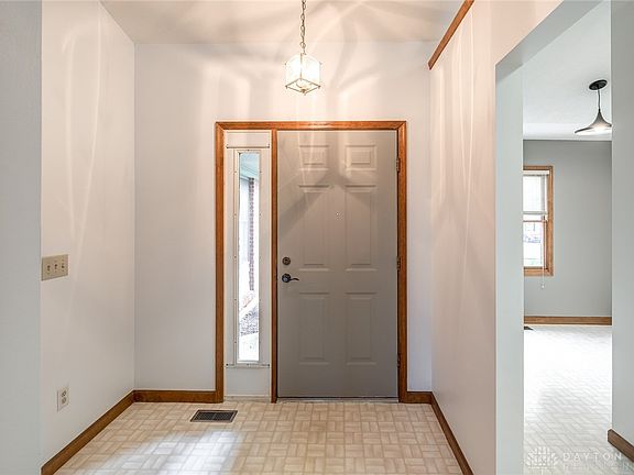2nd image of 566 Winona Dr