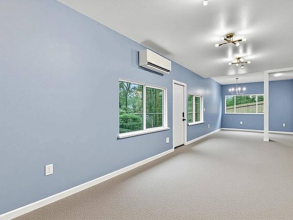 3rd image of 31 Paradise Loop