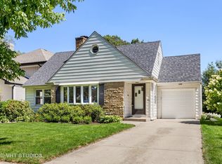 189 S Fairview Ave, Elmhurst, IL 60126