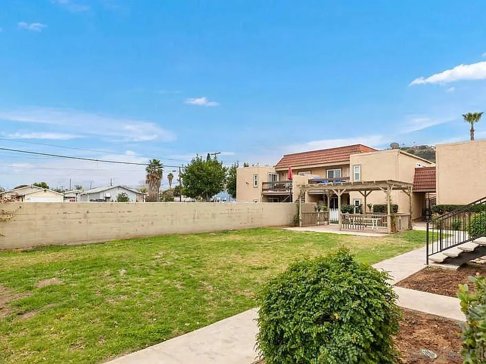 1160 E Washington Ave #12