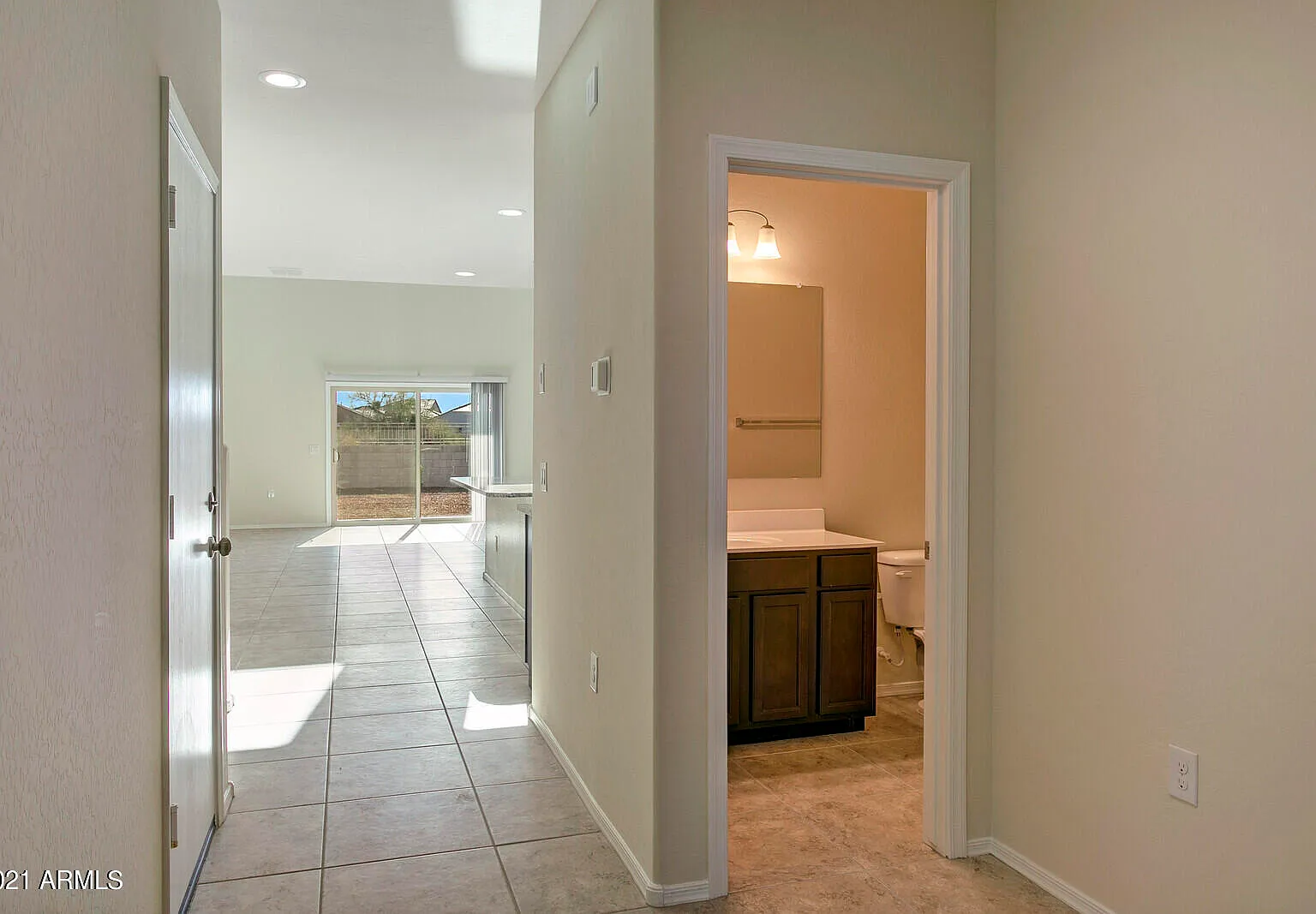 4 bed, 3.0 bath, 2550 sqft, $2,300 — Photo 3
