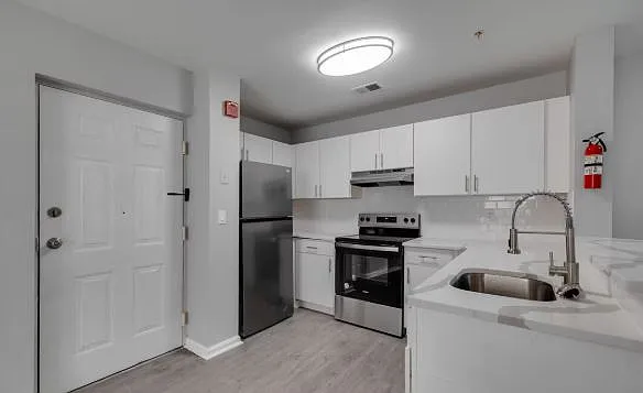 227 W 4th St #2A — Photo 11
