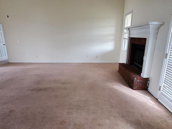 5th image of 227 Loudon Hill Dr