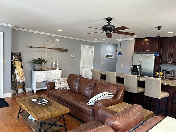 4th image of 13 1/2 Merrimac St #1