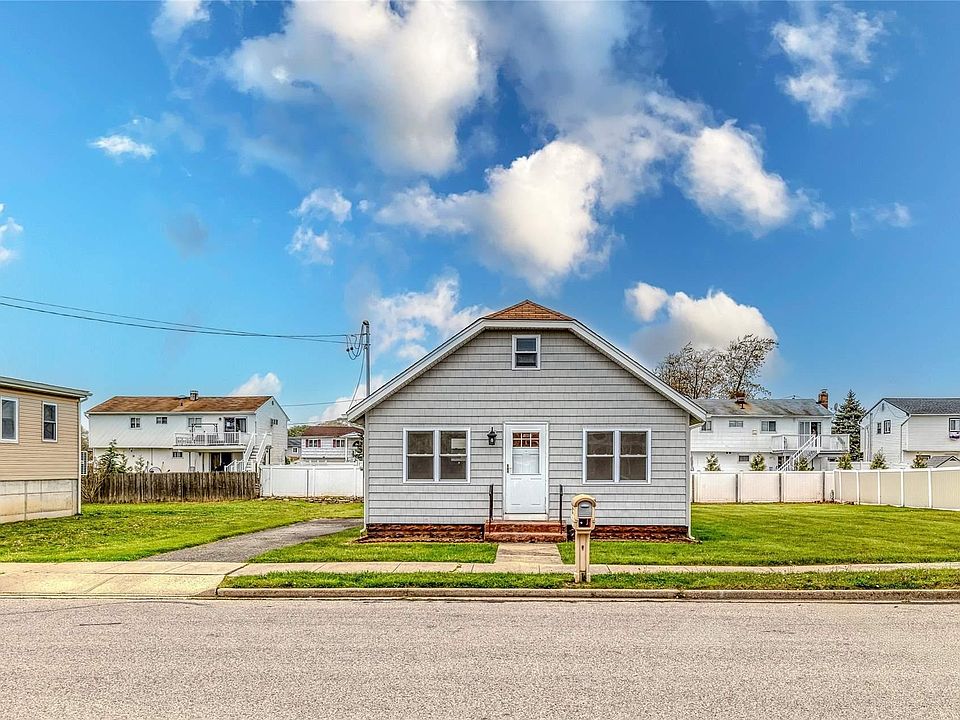 1st image of 15 Breezy Place