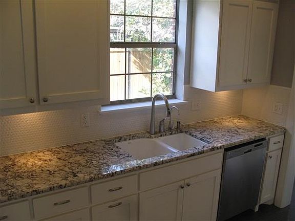 5th image of 2104 Elizabeth Dr