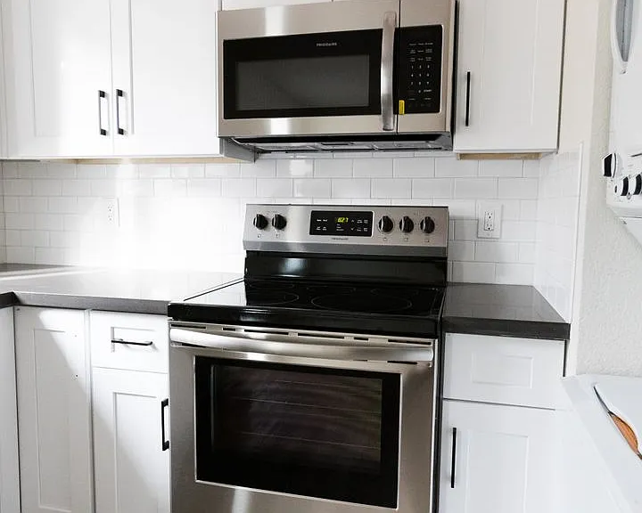 85 W Willetta St — Photo 8