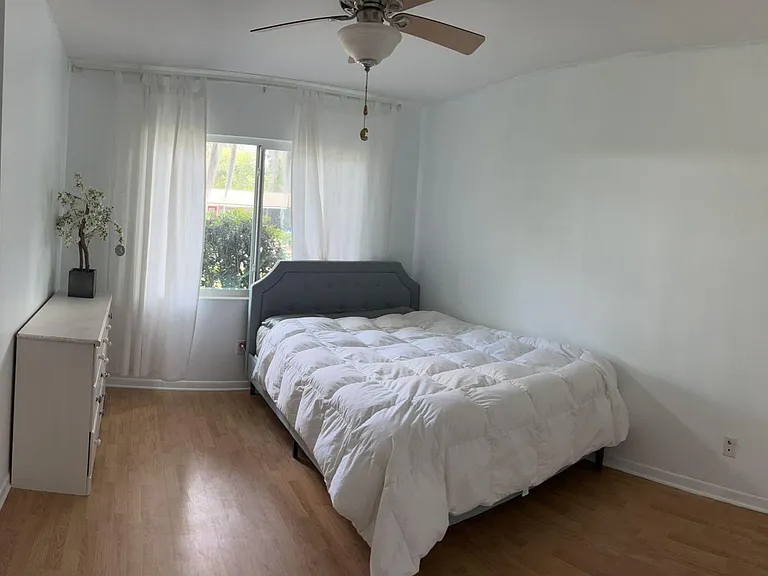 3452 NW 52nd Ave — Photo 8