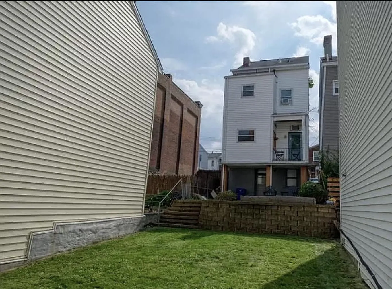 3 bed, 1590 sqft, $2,650 — Photo 2