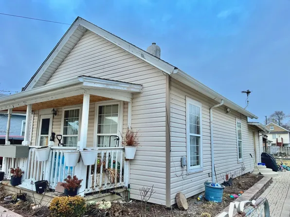 421 Chase Ave, Joliet, IL 60432