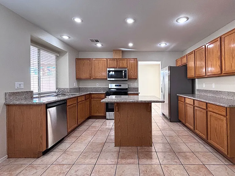 1724 Mexican Poppy St — Photo 23