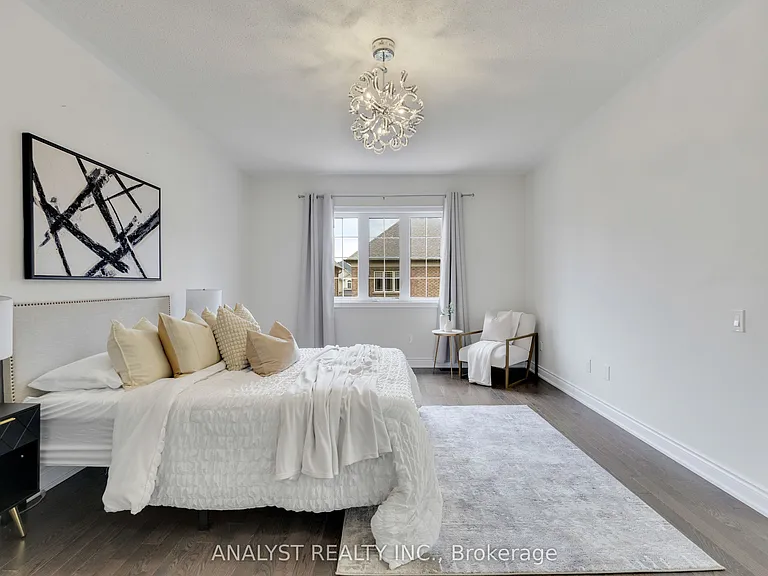 61 Ross Vennare Cres — Photo 26