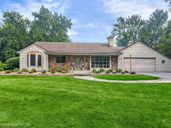 25271 W Elm Grove Dr, Barrington, IL 60010