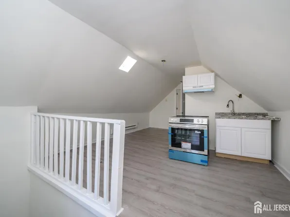 377 Delavan St #3, New Brunswick, NJ 08901