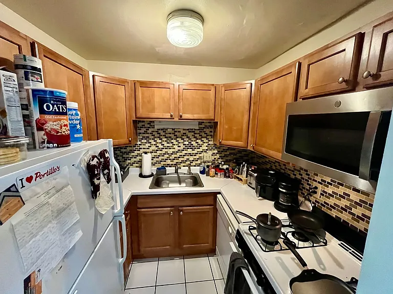 3445 N Oakland Ave — Photo 5