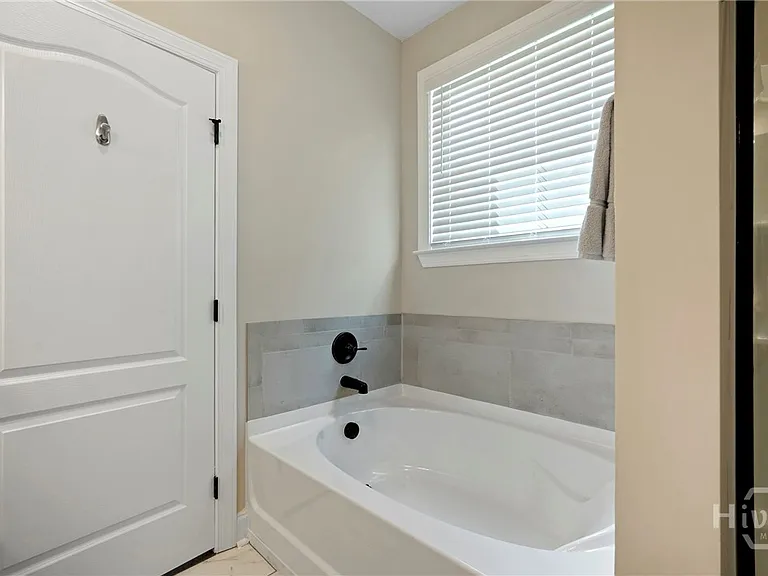138 Sams Dr — Photo 20