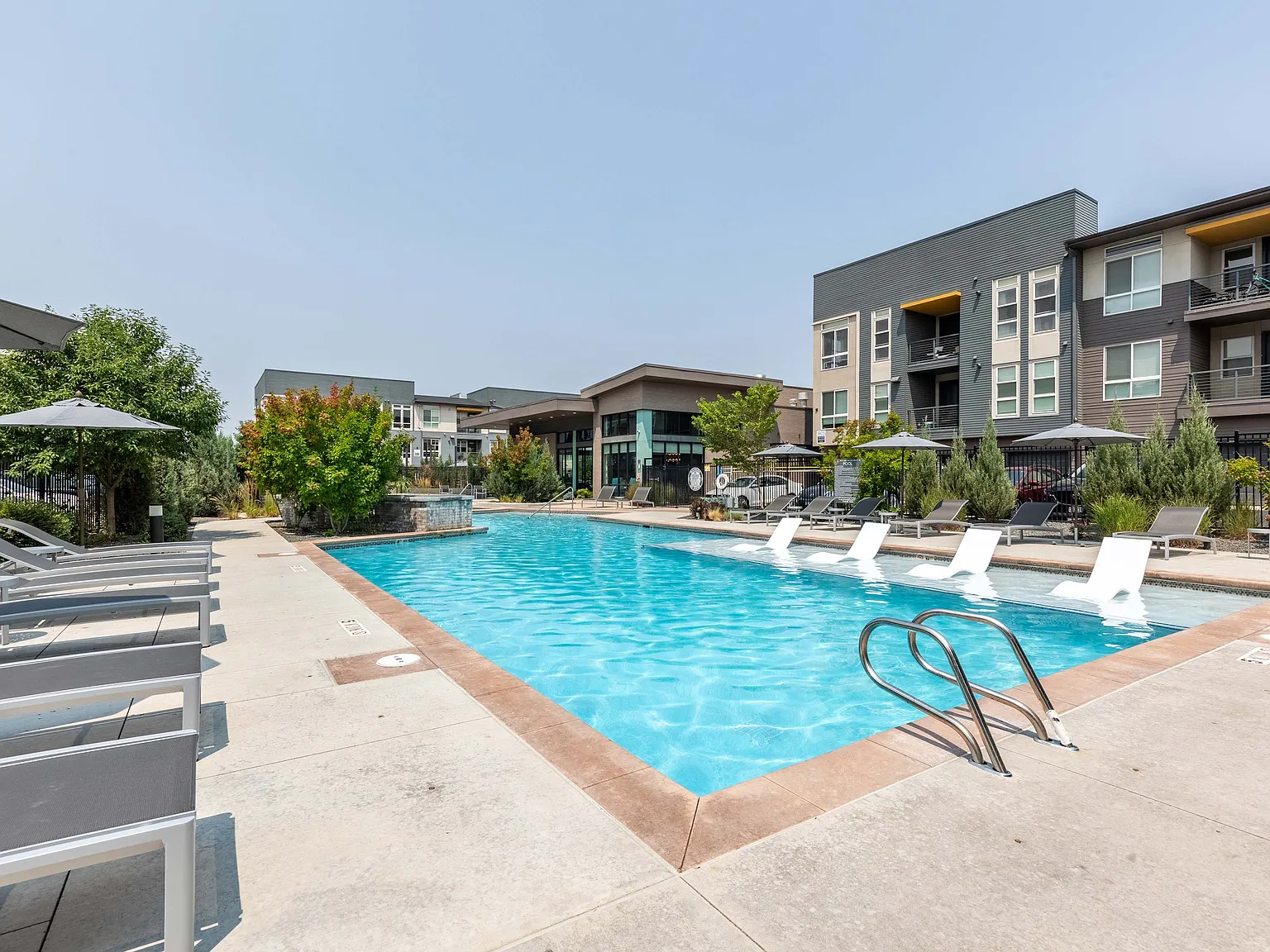 Encore Evans Station Apartments — Photo 3