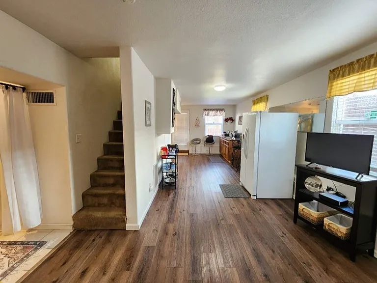 51 W Geary St — Photo 8