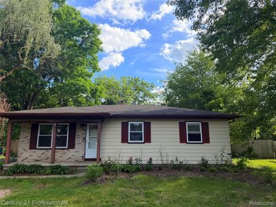 317 Crescent Ave, Holly, MI, 48442
