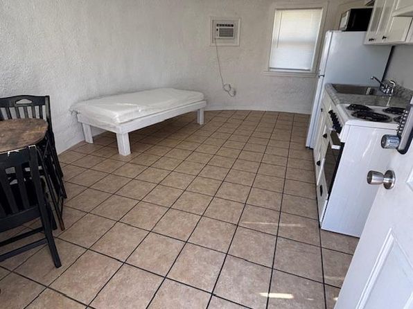 402 N Cemetery Rd #J1