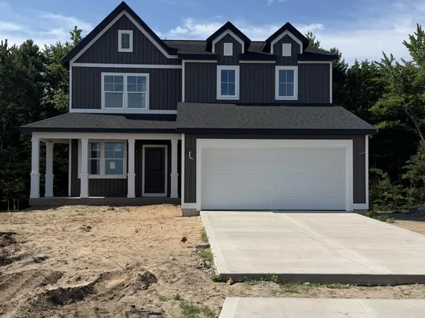 1867 Lowe Dr #13, Spring Lake, MI 49456