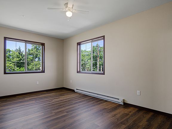 5th image of 902 Menomonie St
