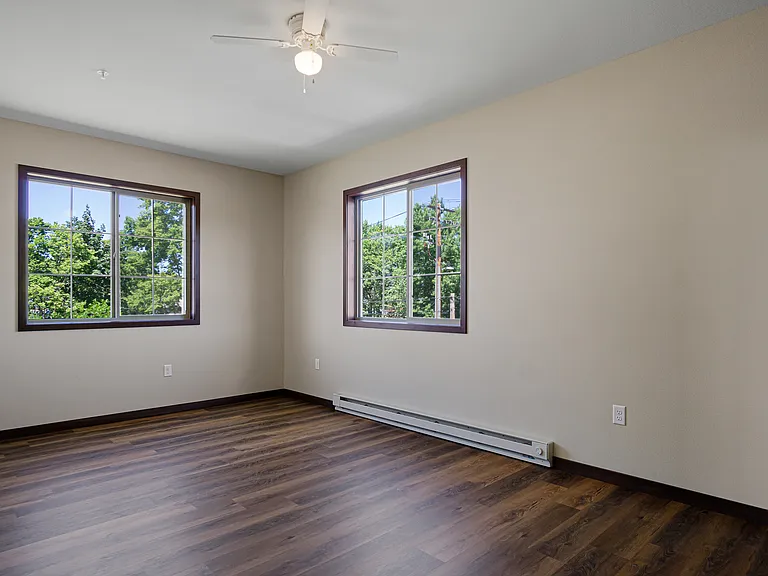 902 Menomonie St — Photo 5