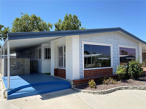 2nd image of 1487 Cabrillo Dr